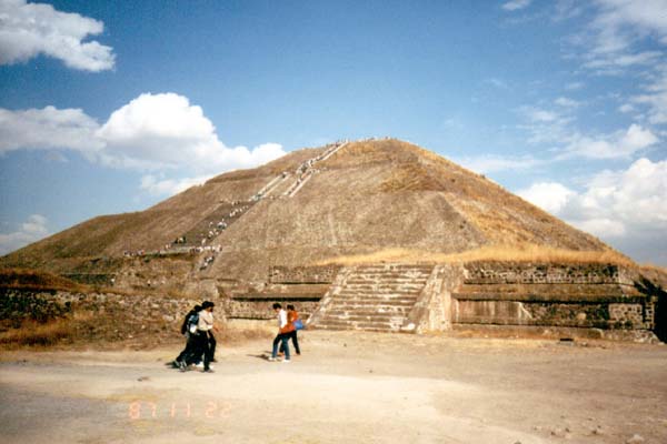 h871122teotihuacan.JPG