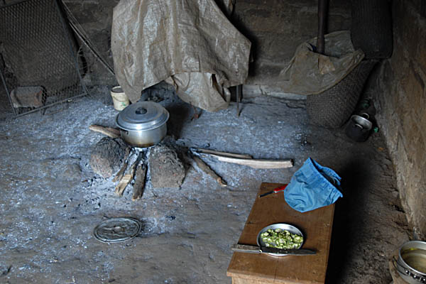 コンゴの民家キッチン