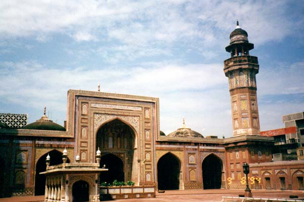 h940906lahore_WazaiKhanMosque.JPG